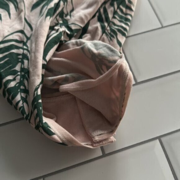 NWT Lively Women's Pink & Green Floral Print Snaps Bodysuit Size Small - Picture 8 of 9